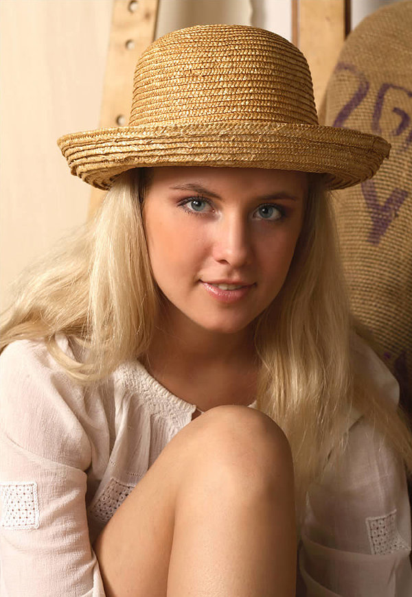 Таисия, 27 лет, 4 размер груди